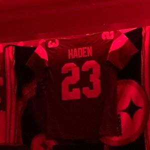 Signed Cleveland Browns | 23 | Cornerback | Joe Haden